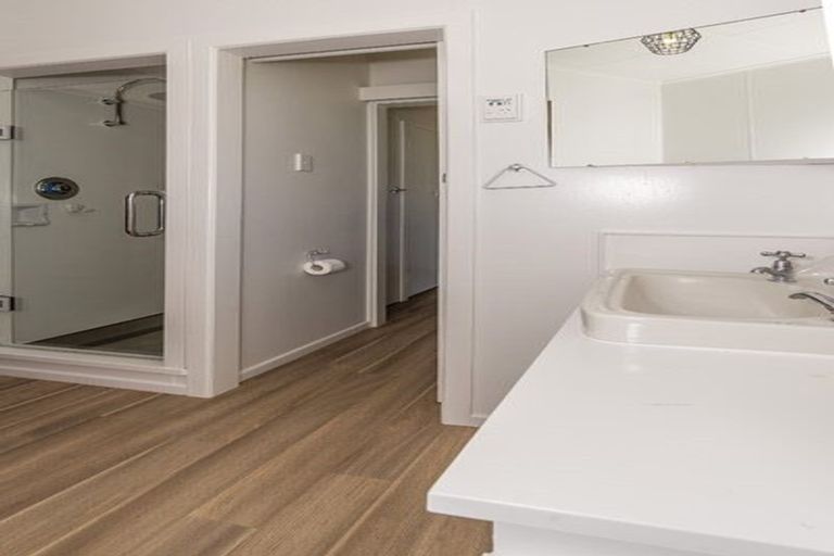 Photo of property in 9 Waimea Street, Westown, New Plymouth, 4310