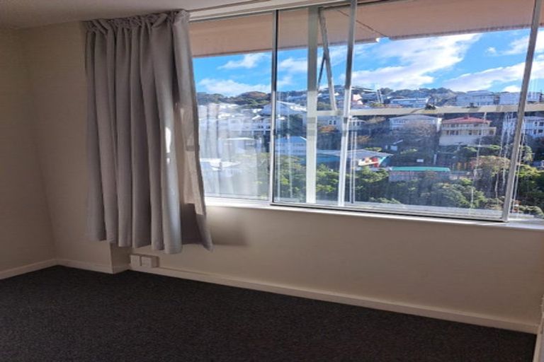 Photo of property in Terrace Tower Apartments, 10e/126 The Terrace, Wellington Central, Wellington, 6011