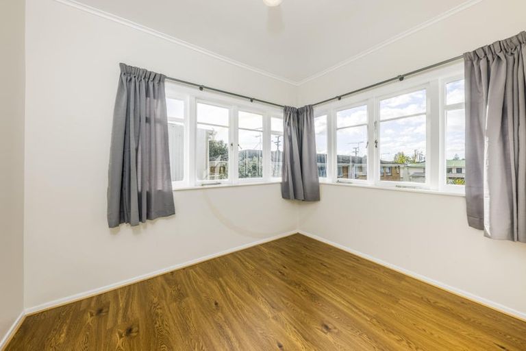 Photo of property in 39 Russell Road, Manurewa, Auckland, 2102