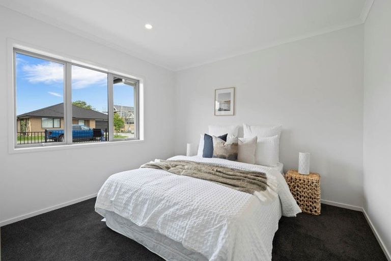 Photo of property in 9 Paihere Street, Huapai, Kumeu, 0810