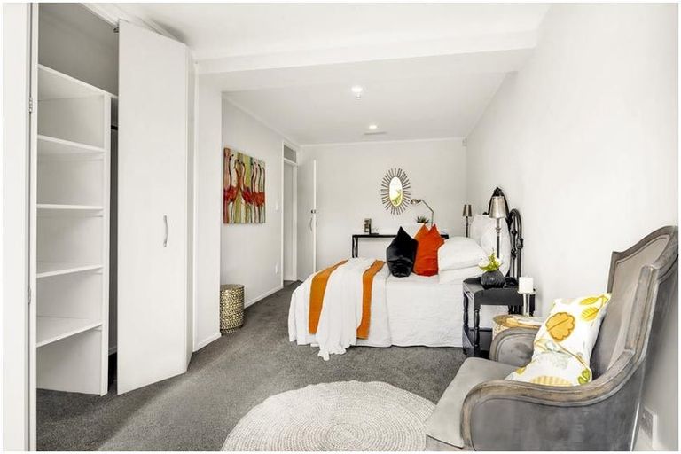 Photo of property in 2/24 Selwyn Road, Cockle Bay, Auckland, 2014