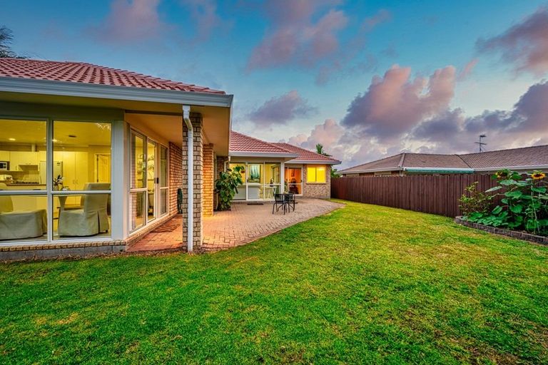 Photo of property in 22 Ballycullanie Place, Dannemora, Auckland, 2016