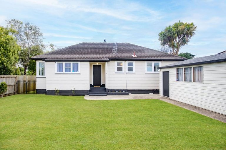 Photo of property in 1 Moule Place, Fairfield, Hamilton, 3214