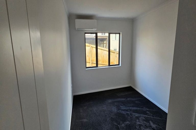 Photo of property in 12a Blease Street, New Lynn, Auckland, 0600