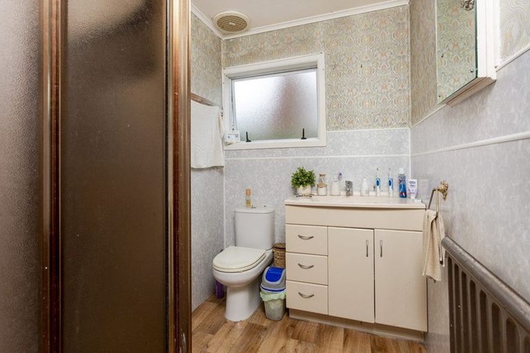 Photo of property in 211 East Coast Road, Castor Bay, Auckland, 0620