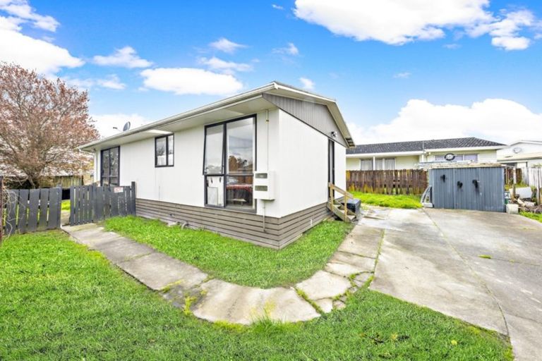 Photo of property in 2/2 Jack Farrell Place, Papakura, 2110