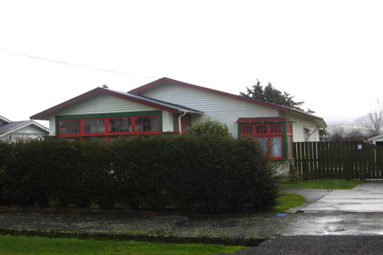 Photo of property in 18 Wyndham Street, Carterton, 5713