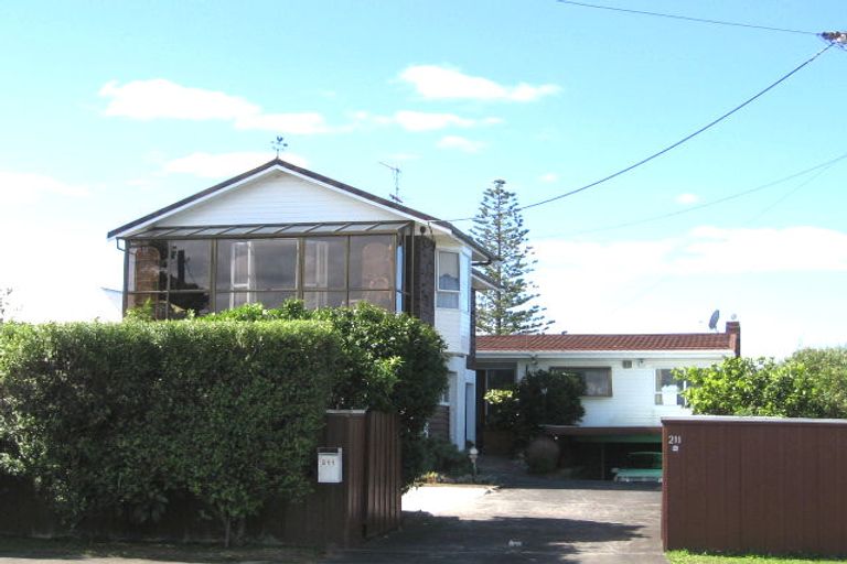 Photo of property in 211 East Coast Road, Castor Bay, Auckland, 0620
