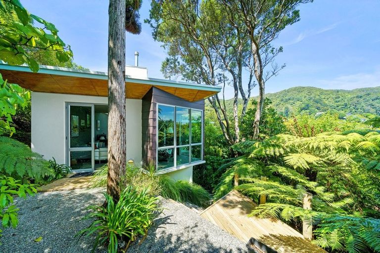 Photo of property in 19 Dillon Street, Lowry Bay, Lower Hutt, 5013
