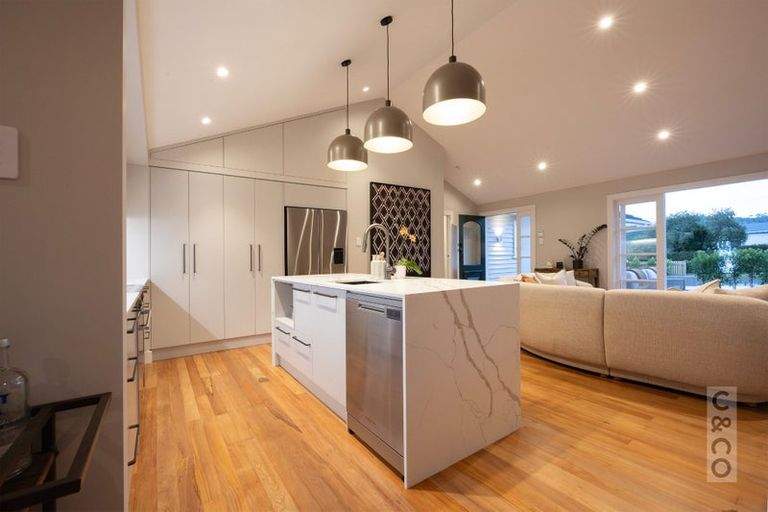 Photo of property in 2 Queen Street, Riverhead, 0820