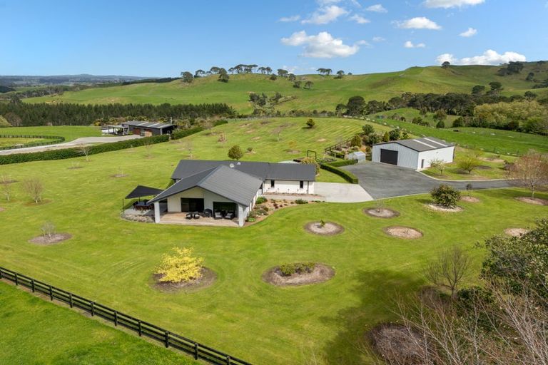 Photo of property in 136b Kumikumi Road, Lower Kaimai, Tauranga, 3171