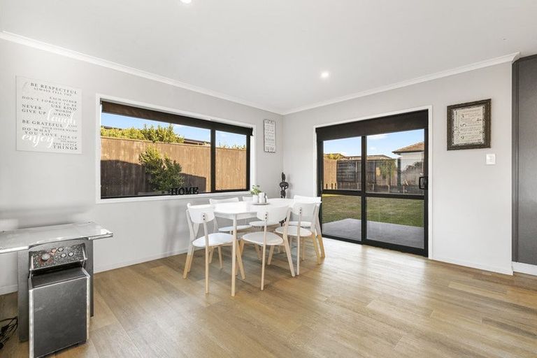 Photo of property in 50 Harbour Crest Drive, Waiuku, 2123