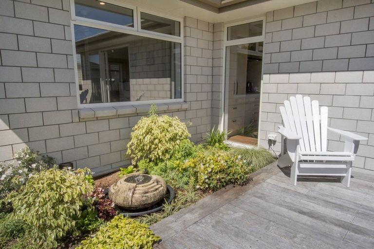Photo of property in 27 Puhirake Crescent, Pyes Pa, Tauranga, 3112