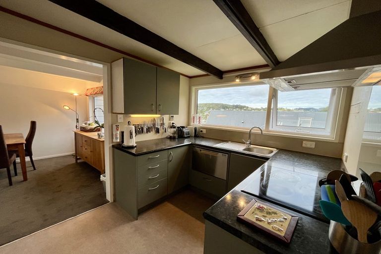 Photo of property in 35b Amapur Drive, Khandallah, Wellington, 6035