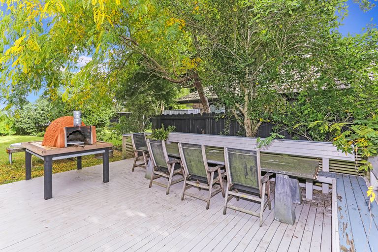 Photo of property in 8 Youngs Road, Papakura, 2110