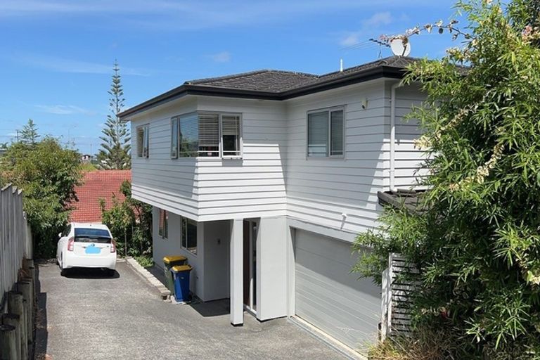 Photo of property in 18a Grenada Avenue, Forrest Hill, Auckland, 0620
