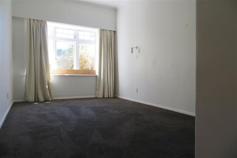 Photo of property in 9 Tai Paku Paku Road, Karaka Bays, Wellington, 6022