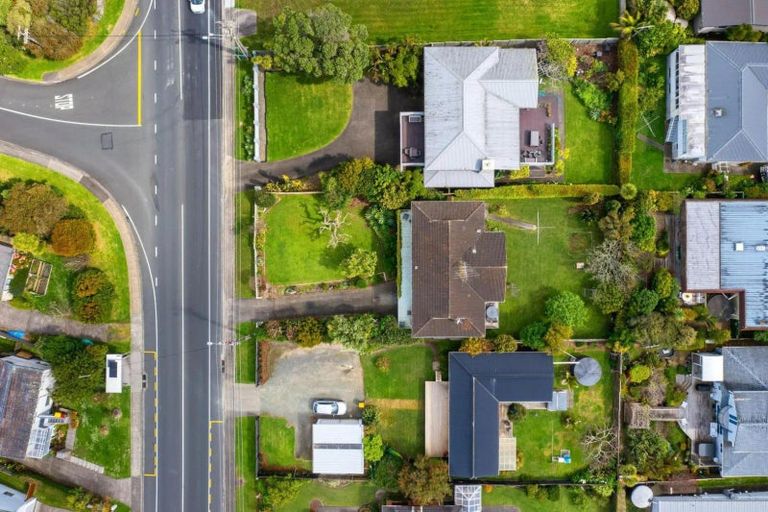 Photo of property in 1068 Whangaparaoa Road, Tindalls Beach, Whangaparaoa, 0930