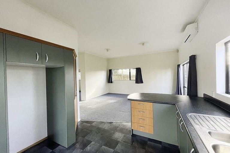Photo of property in 127 Lancaster Road, Beach Haven, Auckland, 0626