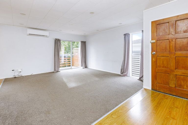 Photo of property in 2/26 Navigator Place, Papatoetoe, Auckland, 2025