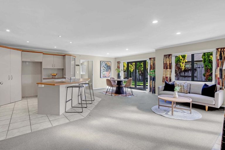 Photo of property in 2 Shiraz Place, Rototuna, Hamilton, 3210