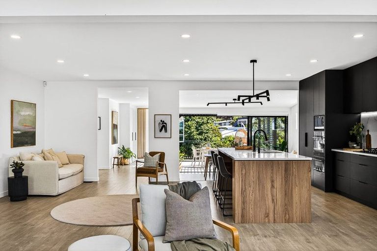 Photo of property in 6 Blacks Road, Greenhithe, Auckland, 0632