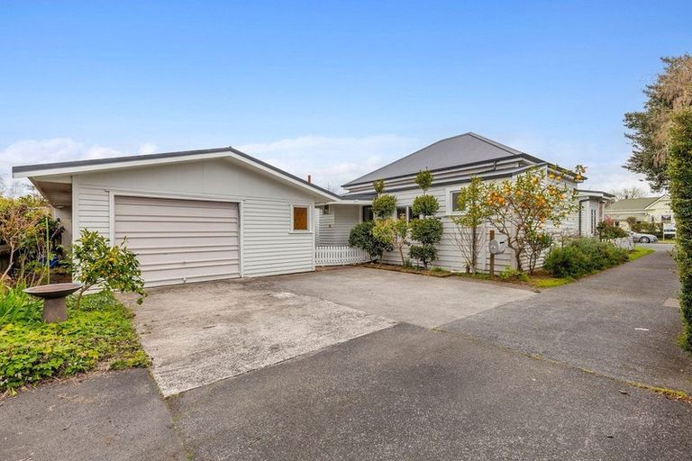 Photo of property in 30 Clare Street, Cambridge, 3434