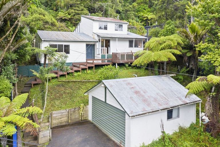 Photo of property in 68 Wood Bay Road, Titirangi, Auckland, 0604