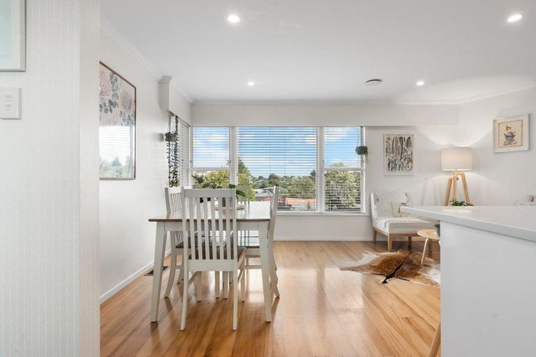 Photo of property in 180 Sandwich Road, St Andrews, Hamilton, 3200