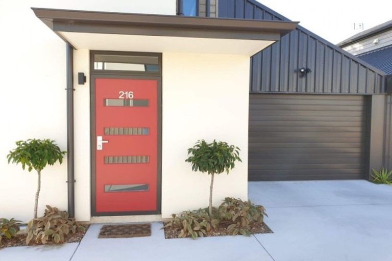 Photo of property in 216 Stanmore Road, Richmond, Christchurch, 8013