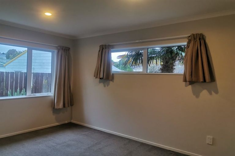 Photo of property in 14 Cairngorm Place, Highland Park, Auckland, 2010