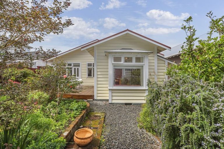 Photo of property in 522 Evans Bay Parade, Hataitai, Wellington, 6021