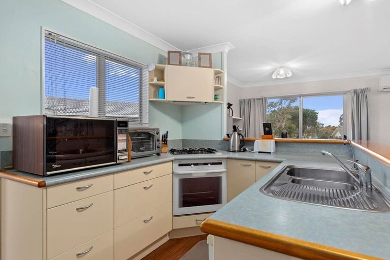 Photo of property in 22 Burundi Avenue, Clendon Park, Auckland, 2103