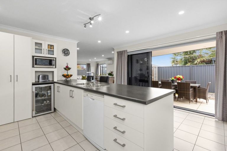 Photo of property in 12 Portland Place, Poraiti, Napier, 4112