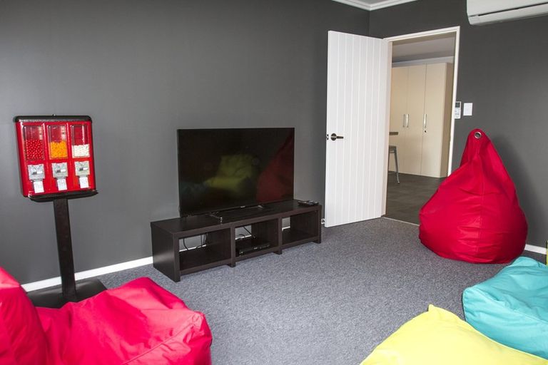 Photo of property in 52 Saint Johns Street, Woolston, Christchurch, 8062