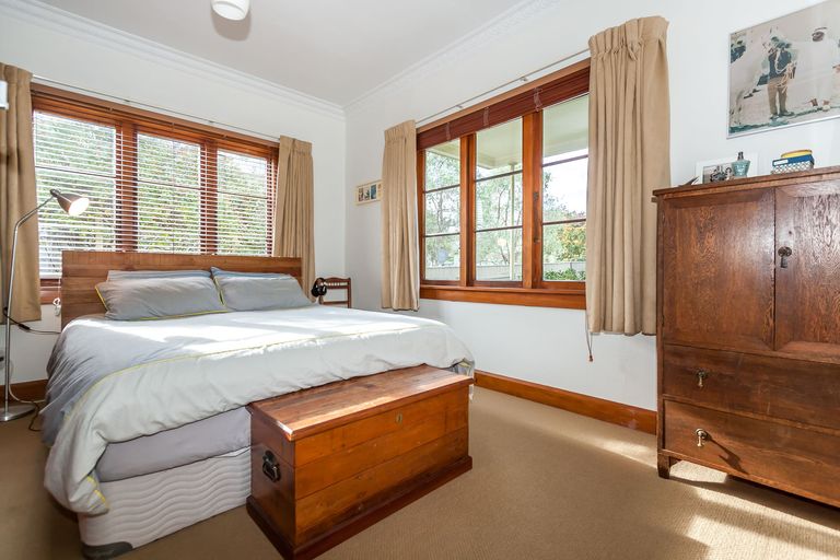 Photo of property in 72 Heretaunga Street, Palmerston North, 4414