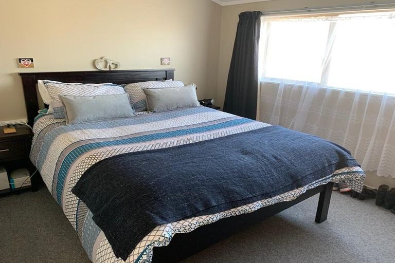 Photo of property in 3/49 Apu Crescent, Lyall Bay, Wellington, 6022