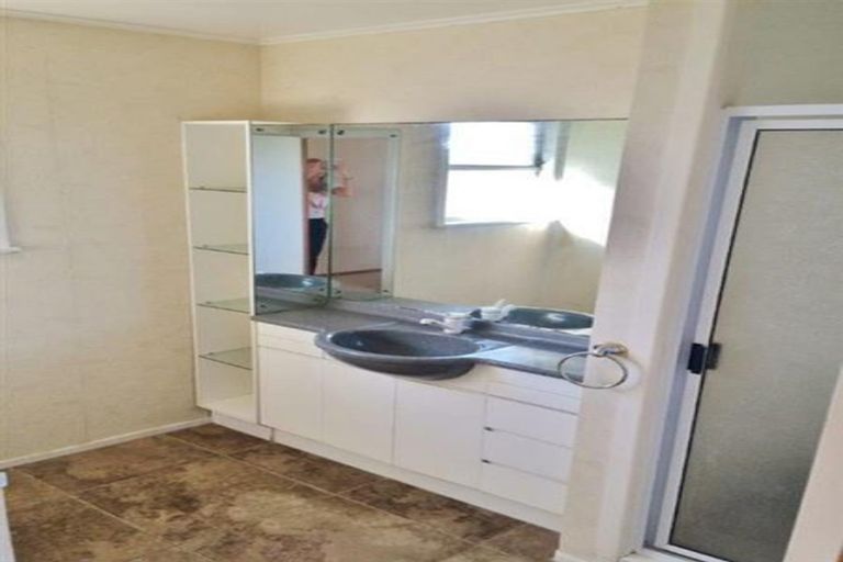 Photo of property in 22 Roseanne Road, Manurewa, Auckland, 2102