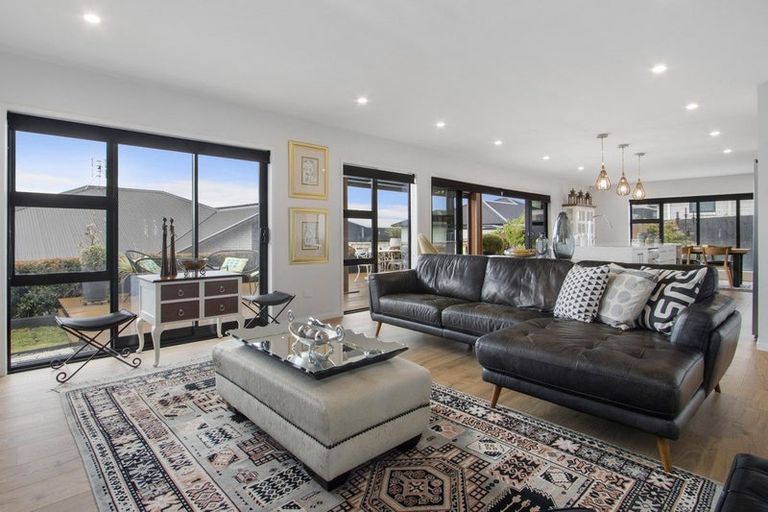 Photo of property in 13 Stingray Drive, Omokoroa, 3114