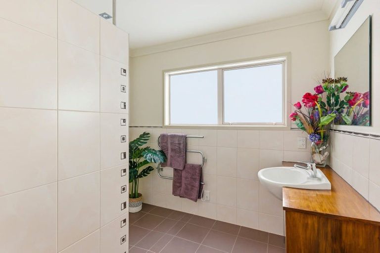 Photo of property in 43 Manuka Street, Otaki Beach, Otaki, 5512