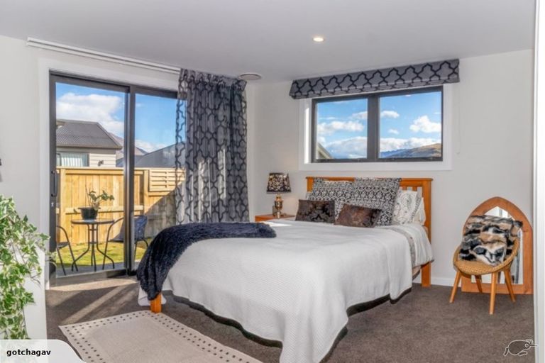 Photo of property in 17 Bannister Street, Jacks Point, Queenstown, 9371