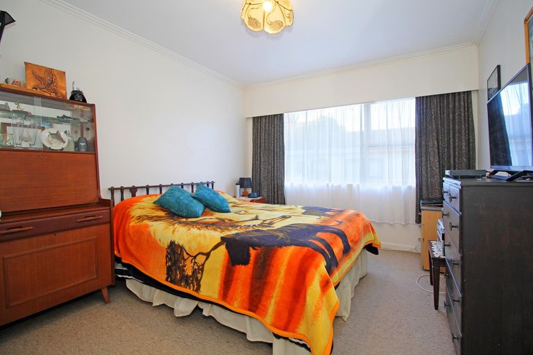 Photo of property in 2/18 Wellington Street, Papakura, 2110
