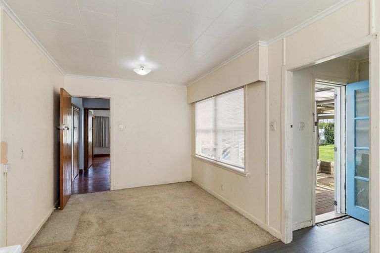 Photo of property in 3 Wiremu Place, Blagdon, New Plymouth, 4310