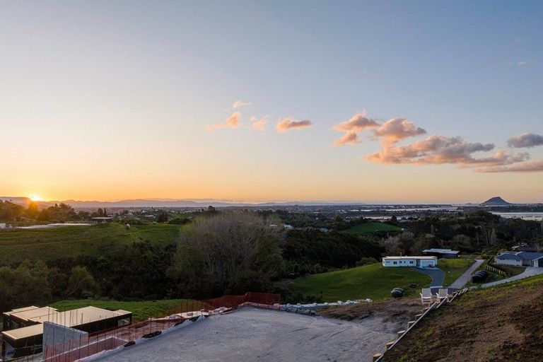 Photo of property in 34 Te Auhi Way, Welcome Bay, Tauranga, 3112