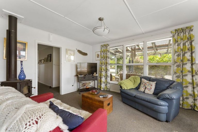 Photo of property in 16 Wairau Road, Picton, 7220