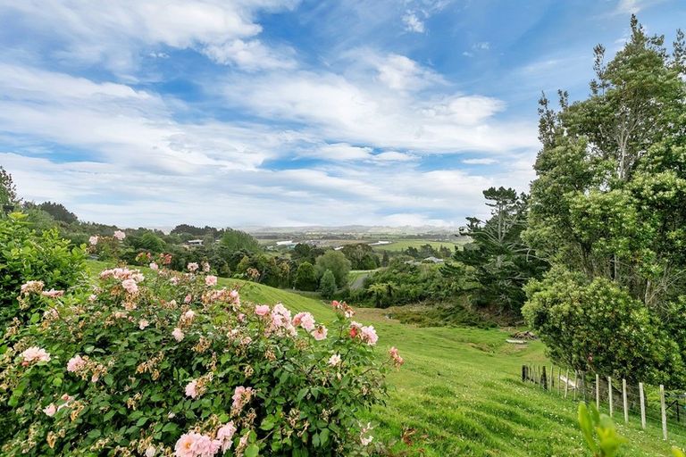 Photo of property in 75 Pipitiwai Drive, Helensville, Kaukapakapa, 0871