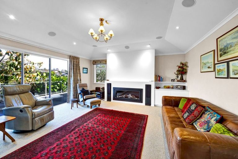 Photo of property in 15 Anderson Way, Highlands Park, New Plymouth, 4312