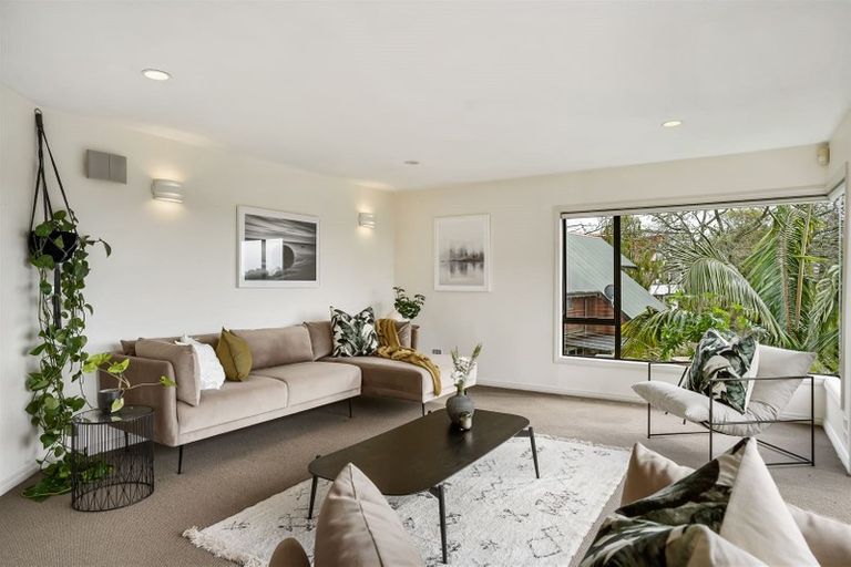 Photo of property in 29 Speedy Crescent, Hillcrest, Auckland, 0627