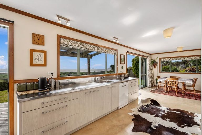 Photo of property in 275 Massey Road, Waipu, 0582