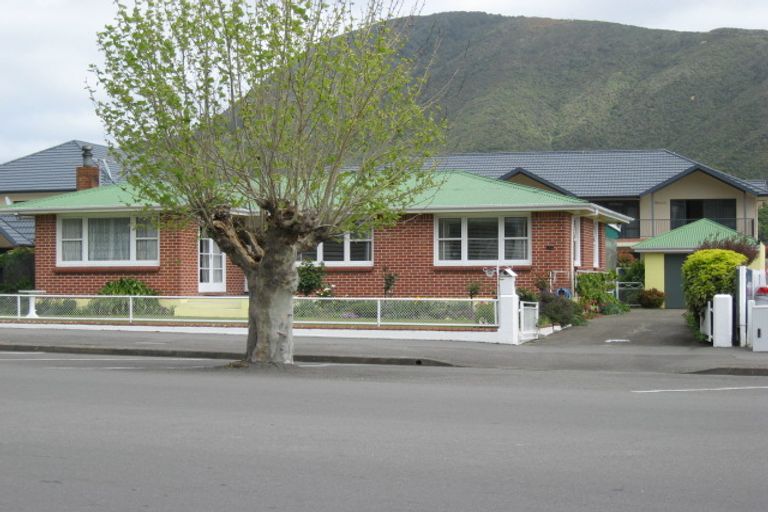 Photo of property in 111 High Street, Picton, 7220